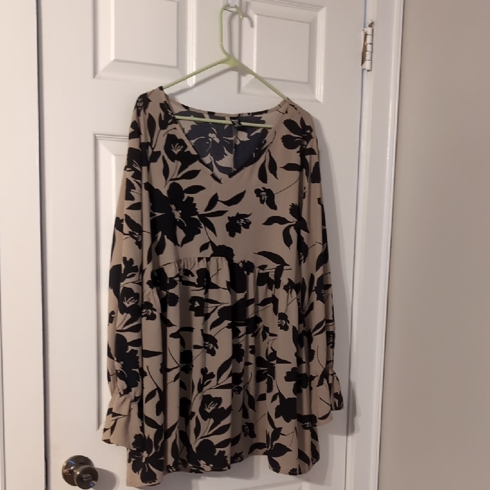 SHEIN Beige Floral V-Neck Long Sleeve Peplum Blouse